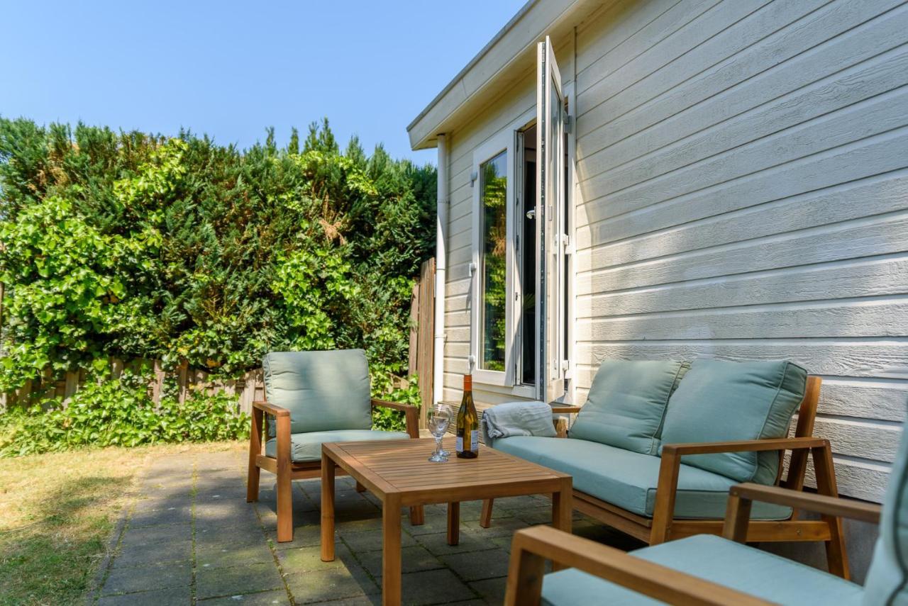 Chalet Met Eigen Tuin Aan De Veluwse Bosrand Putten Exterior photo